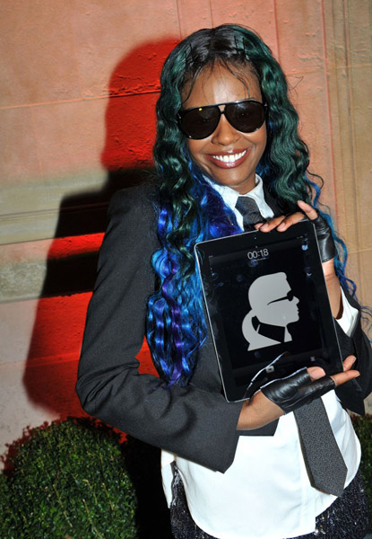 Azealia Banks Dresses Like Karl Lagerfeld, Sings His Pad