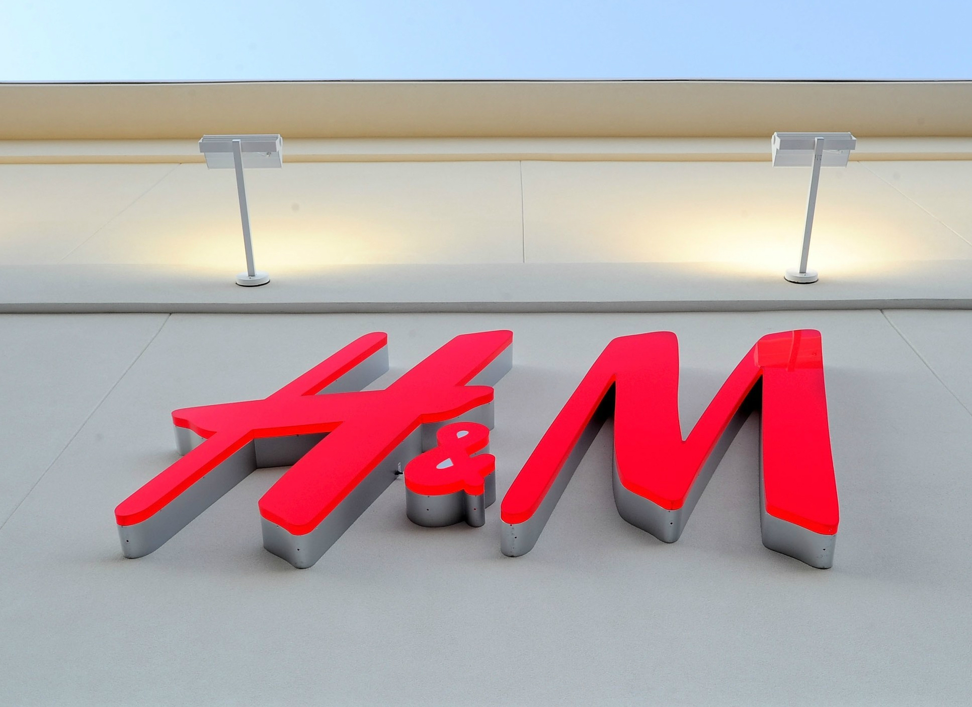 This Is Awesome: H&M Offer Discounts When You Bring Your Unwanted Clothes