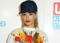 Ellen Degeneres Wears A Nicki Minaj Costume, Lena Dunham's Obsession