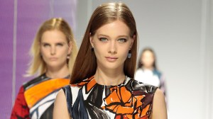 How To Wear Dark Eye Makeup - Daily Makeover