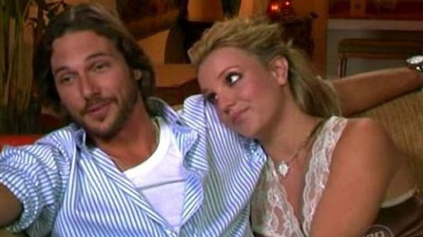 How to Wear a Denim Shirt in 25 Ways