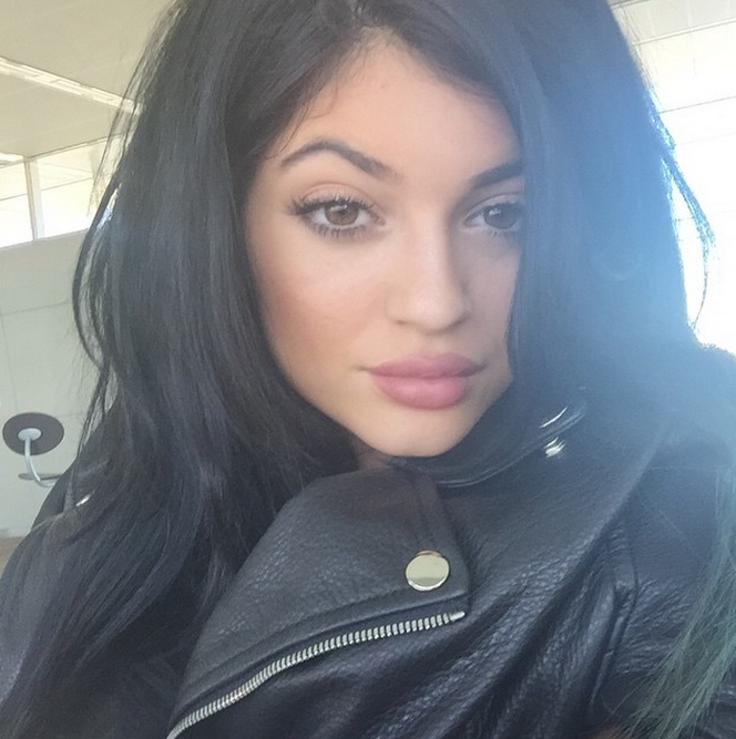 kylie jenner spends 40 minutes on her lips