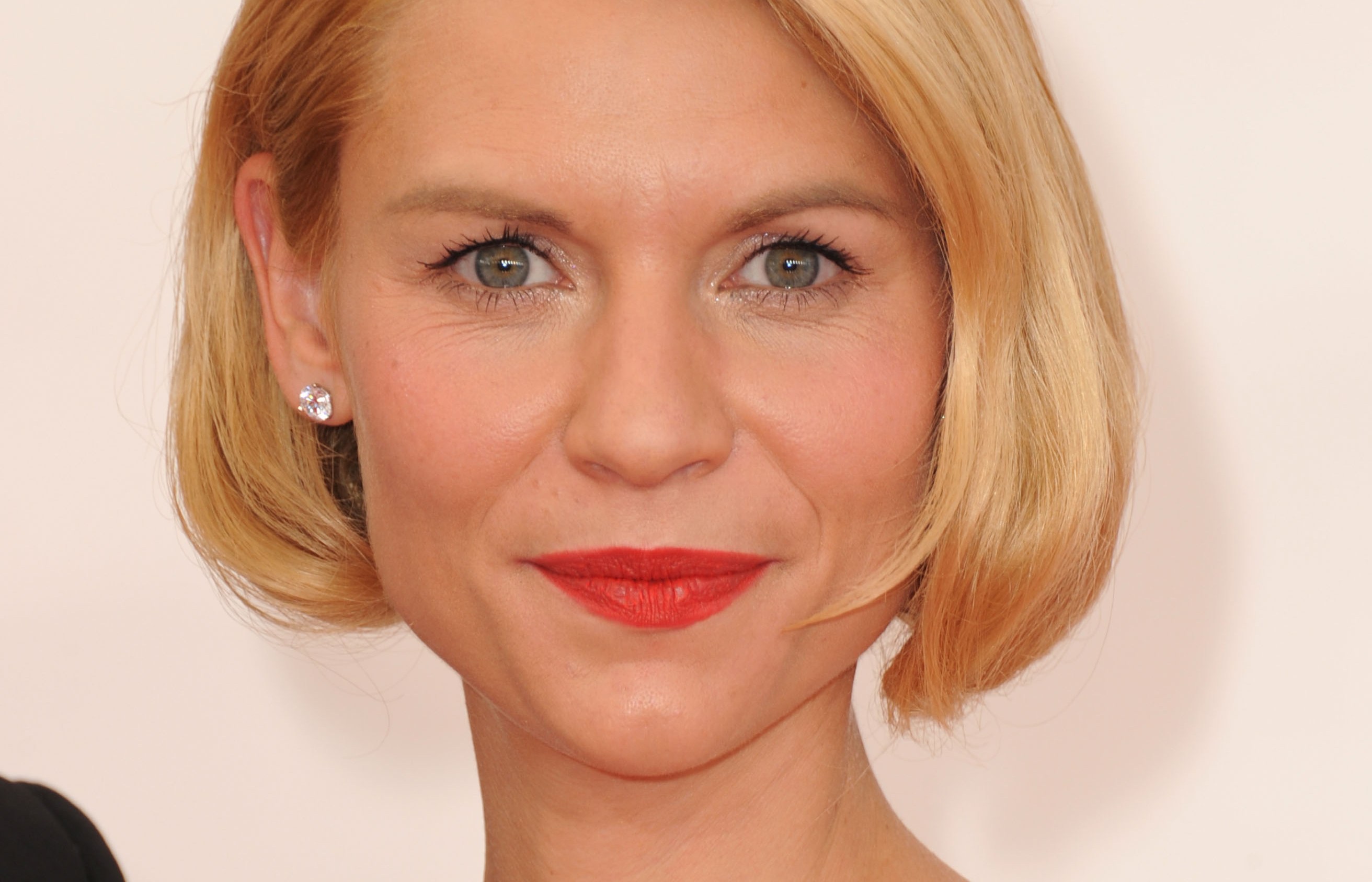 Claire Danes Hair and Makeup at the Emmys 2013