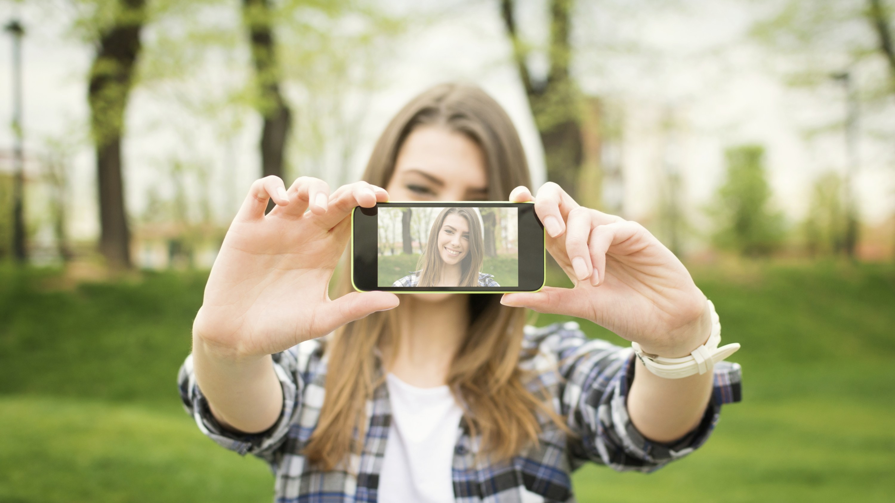 Tips to Look Better in Selfies