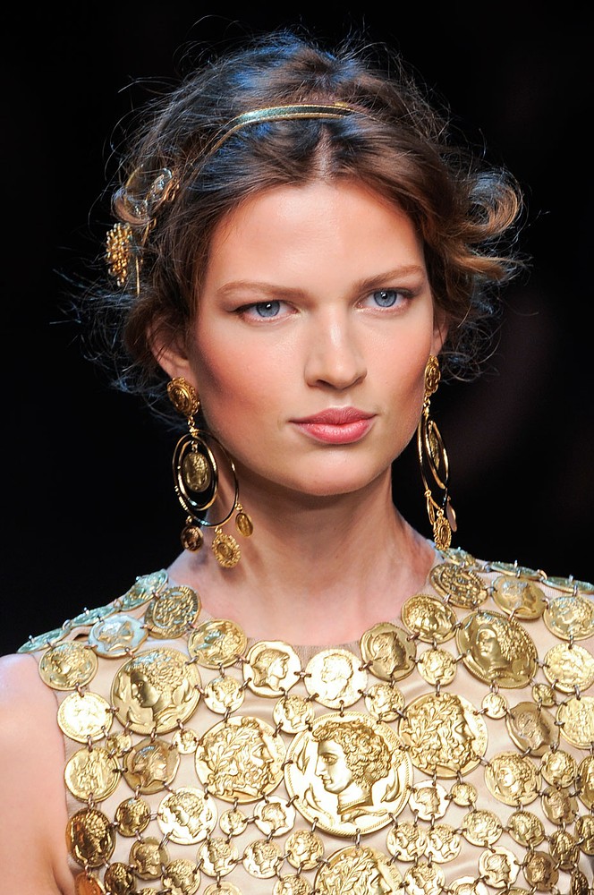 Moschino Debuts Barbie-Inspired Spring 2015 Collection