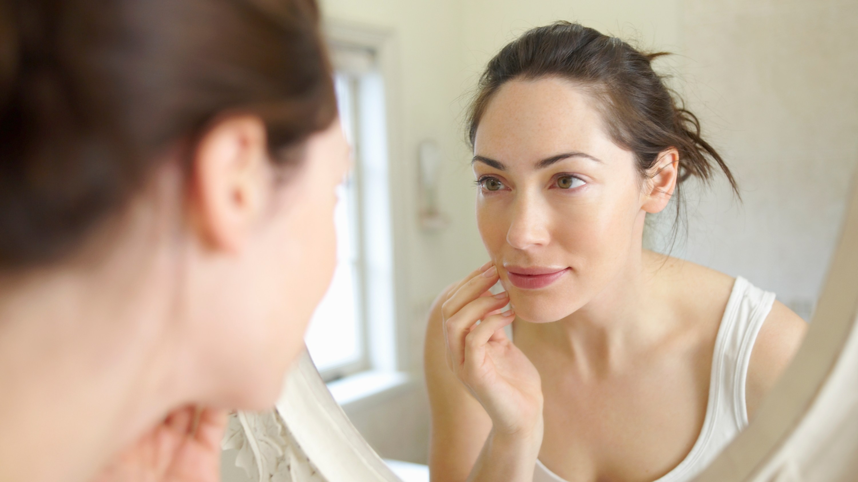 How to Stop Frizzy Hair: Expert Tips