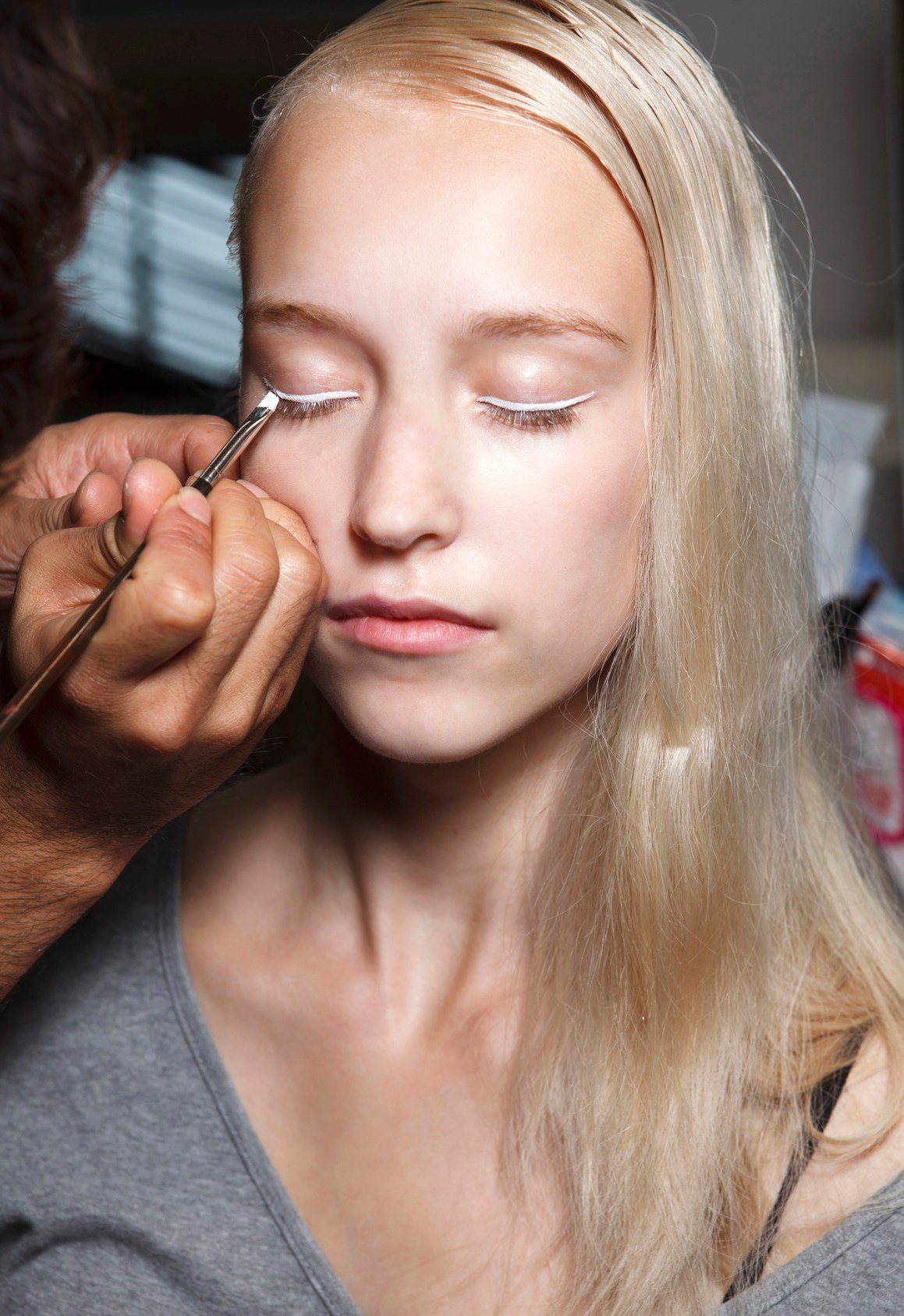 How to Wear White Eyeliner