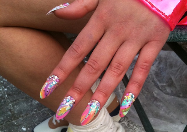 How to Get Water Marble Nail Art At Home