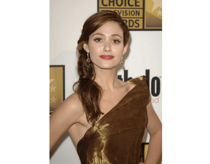 Emmy Rossum’s Eye Makeup Is Optical Illusion