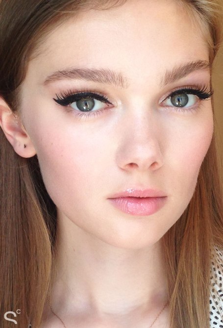 Lily-Pulitzer-Resort-Backstage-Beauty-07