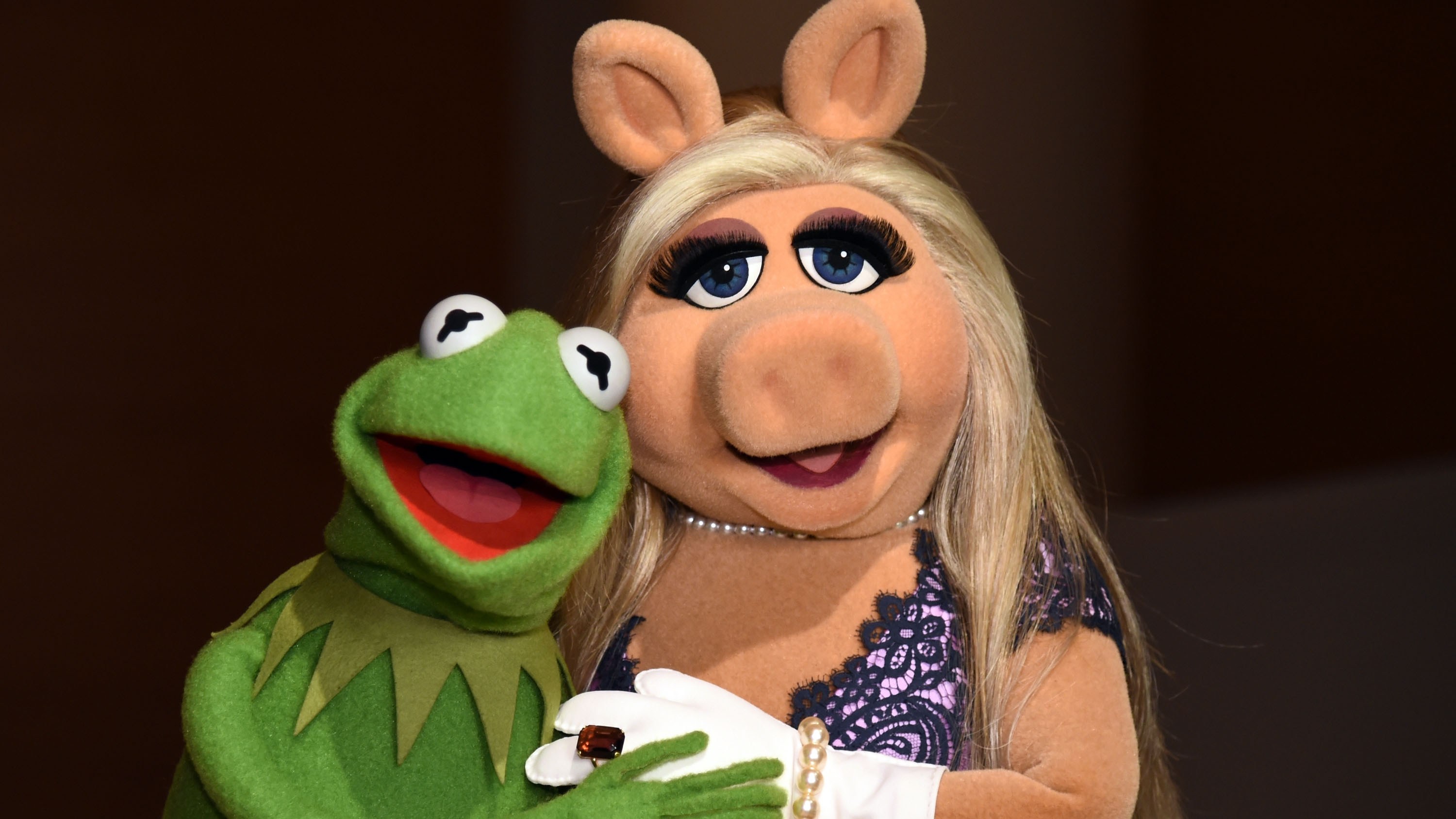 A Pop Culture Tragedy: Kermit the Frog and Miss Piggy Have Broken Up