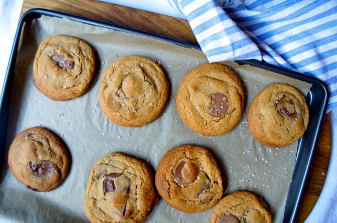 chocolate chip cookies with brown butter and himalayan pink salt