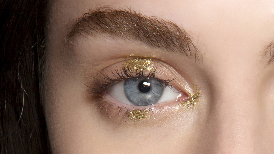 The 7 Lazy, Low-Effort Beauty Rituals That Actually Make You Look Cool