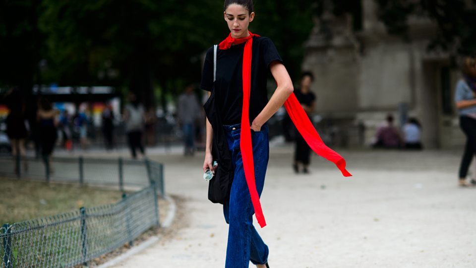 Taylor Swift falls off a treadmill for an Apple Music video.