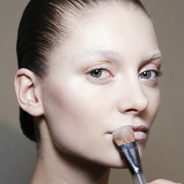 Should I Bleach My Brows? 5 Reasons to Rethink It