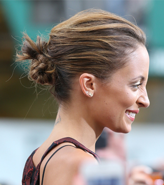 Bun Hairstyles You Can Do in 4 Minutes - Daily Makeover