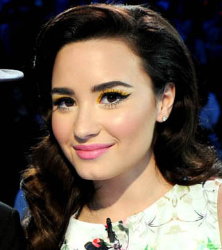 Ellen Degeneres Wears A Nicki Minaj Costume, Lena Dunham's Obsession