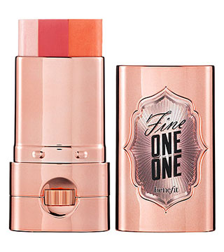 The Best Long-Wearing Makeup Look That Lasts All Day