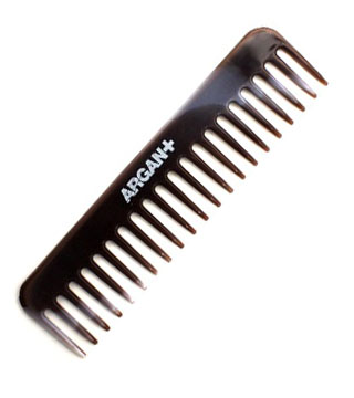 A Comb That Detangles and Hydrates - Daily Makeover