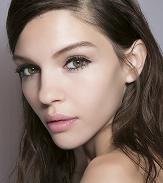 6 Weird Fixes Summer Beauty Woes