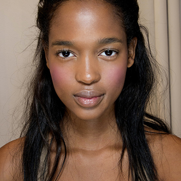 How to Master a Quick and Easy Bun