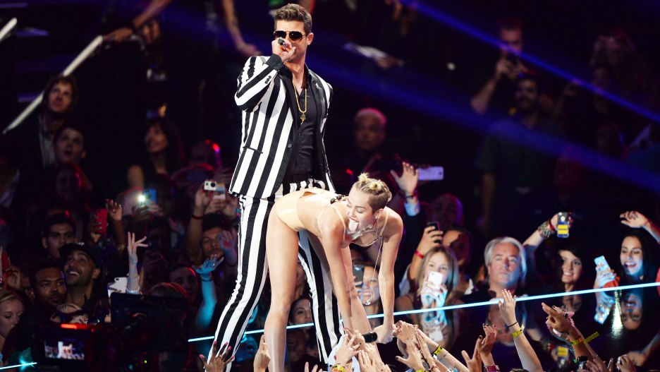 Miley Cyrus' VMA Performance Video Of "Slide Away" Has Us Shooketh