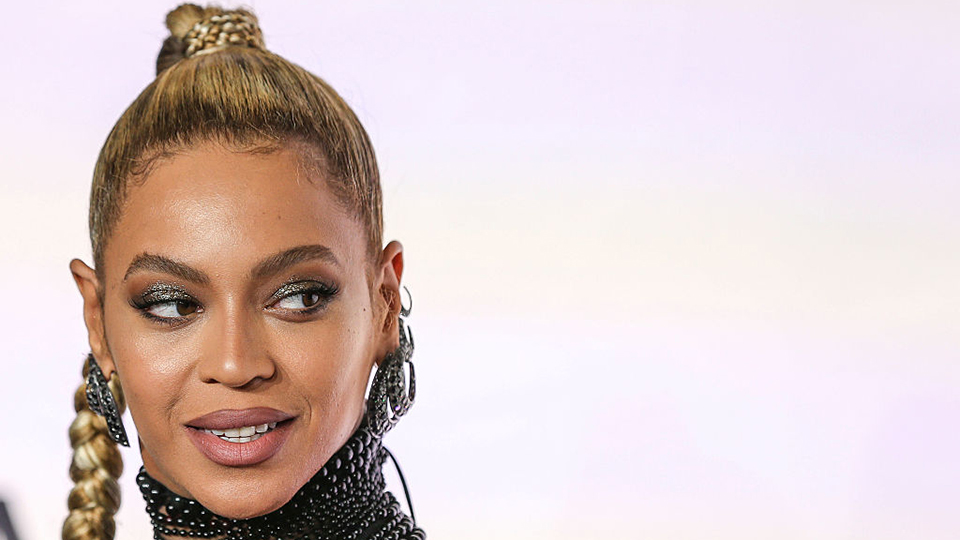 Beyoncé and Blue Ivy Visit Hurricane Victims