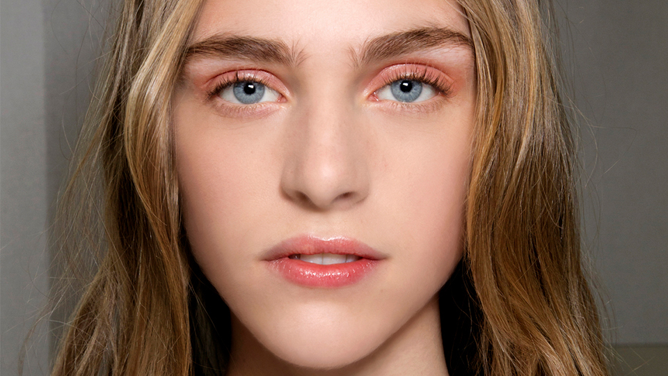 Pink eyeshadow glowing skin