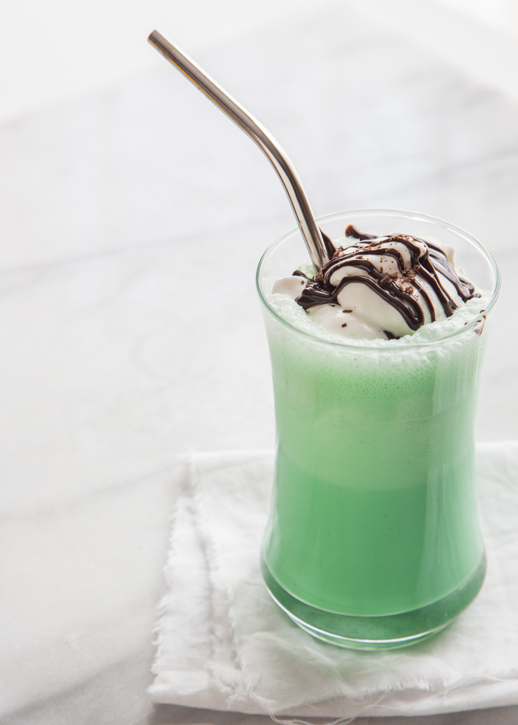 STYLECASTER | comfort food recipes | vanilla mint milkshake