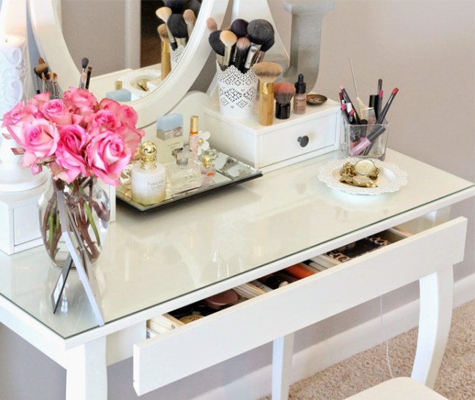 makeup-storage-a-spoonful-of-style