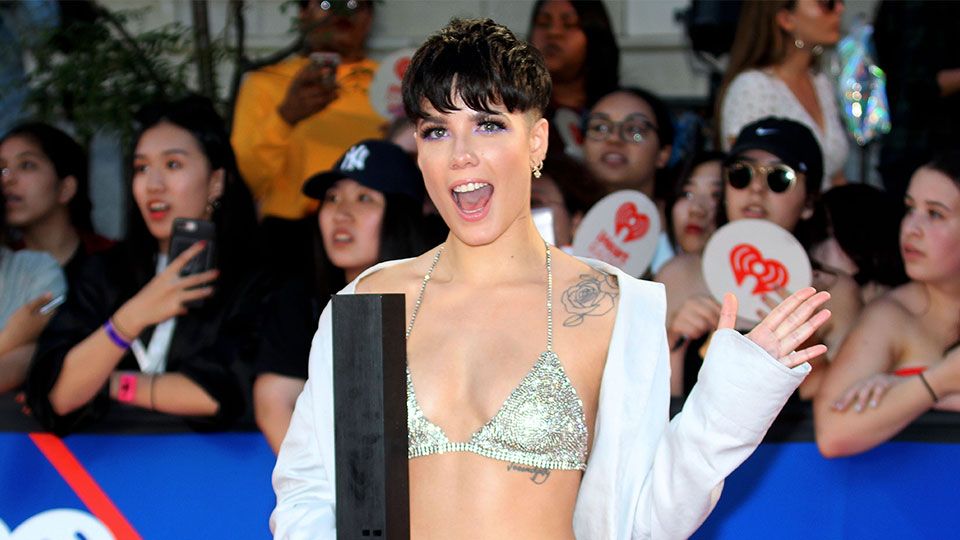 Halsey's Reaction to Homophobic 'The Voice' Fans Is the Clapback of 2018