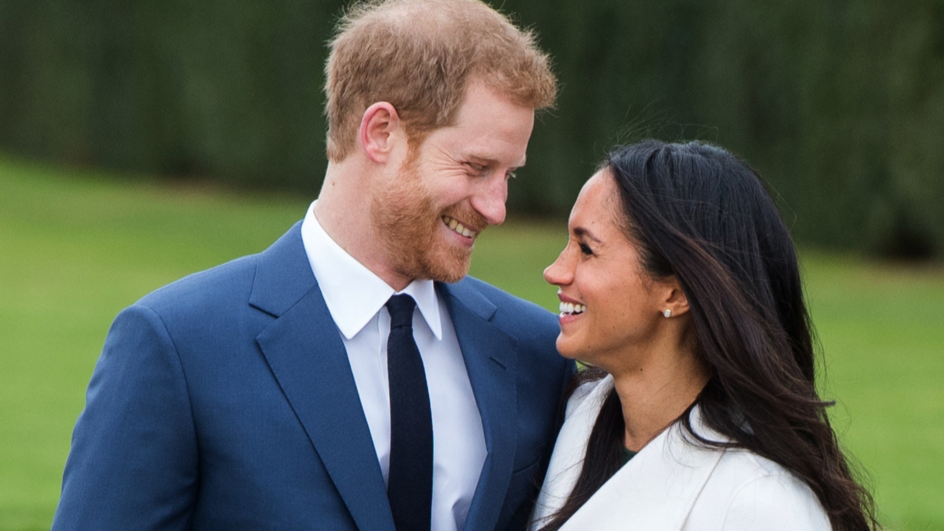 STYLECASTER | Romantic Pictures of Prince Harry & Meghan Markle