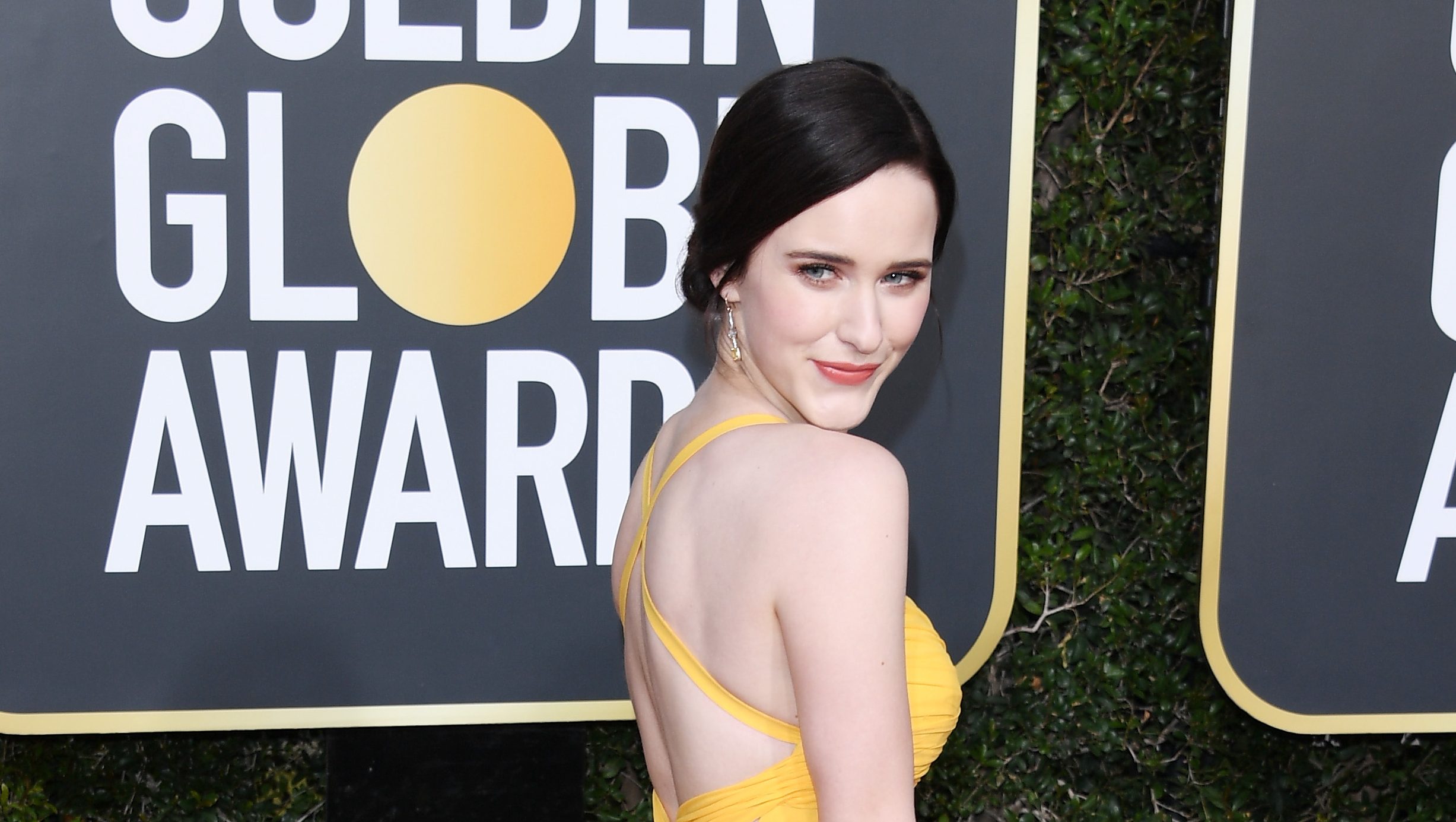 Rachel Brosnahan Reacts to Her 1st 'Marvelous Mrs. Maisel' Scene: Watch