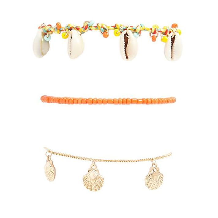 STYLECASTER | Friendship Bracelets Might Be 2019's Most Nostalgic Trend Yet