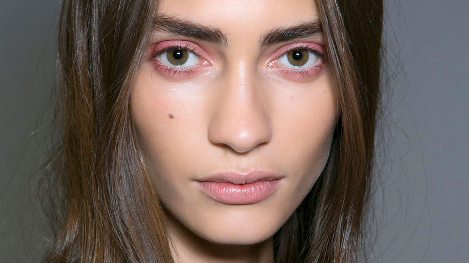 Can Castor Oil Really Help Your Lashes & Brows Grow? | STYLECASTER