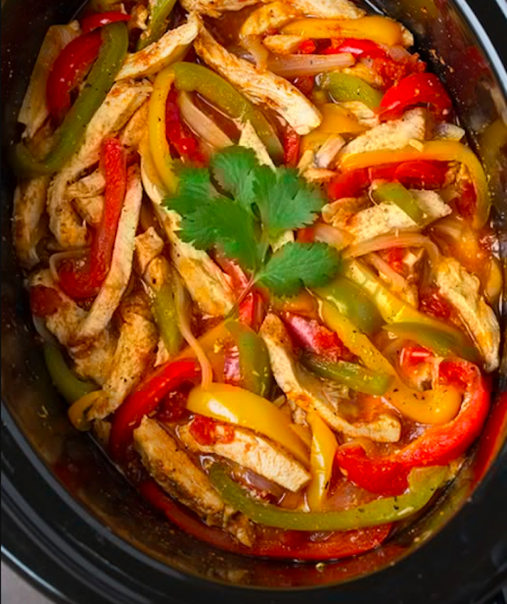 STYLECASTER | 17 Healthy Slow-Cooker Recipes to Add to Your Summer Arsenal | Chicken Fajitas