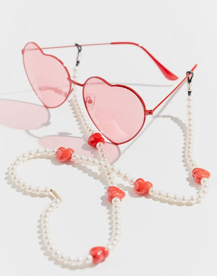 STYLECASTER | Red, White and Blue Accessories Worth Adding to Your Fourth of July Rotation