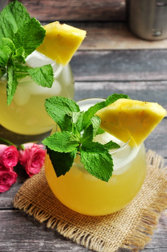 STYLECASTER | 16 Elderflower Liqueur Cocktails to Take Your Summer From Boring to Boozy