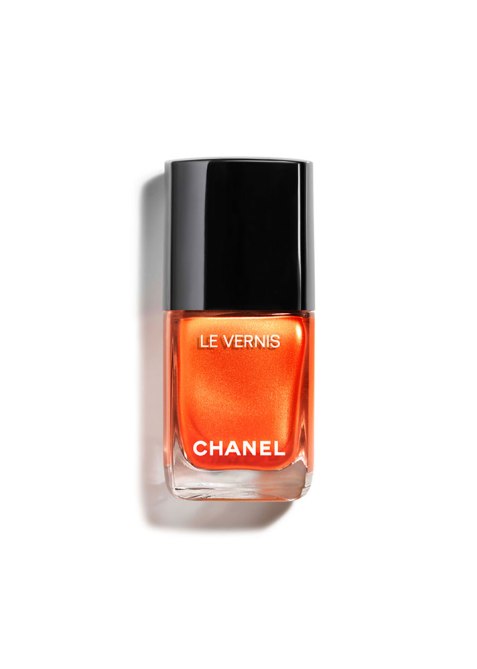 summer-nail-polish-chanel
