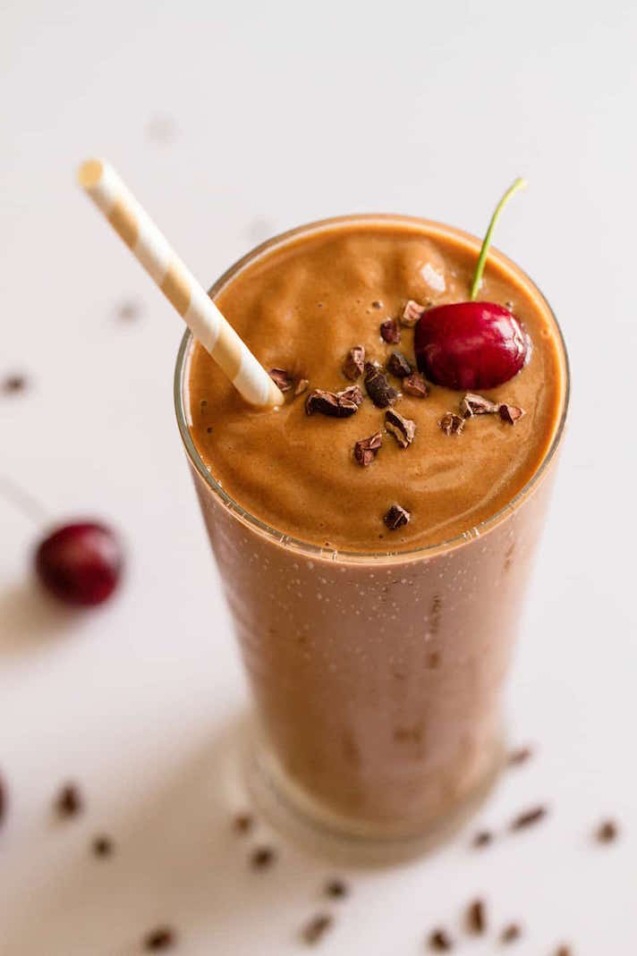 STYLECASTER | 17 High-Protein Vegan Smoothies To Get You Through The Morning | Banana Split Smoothie
