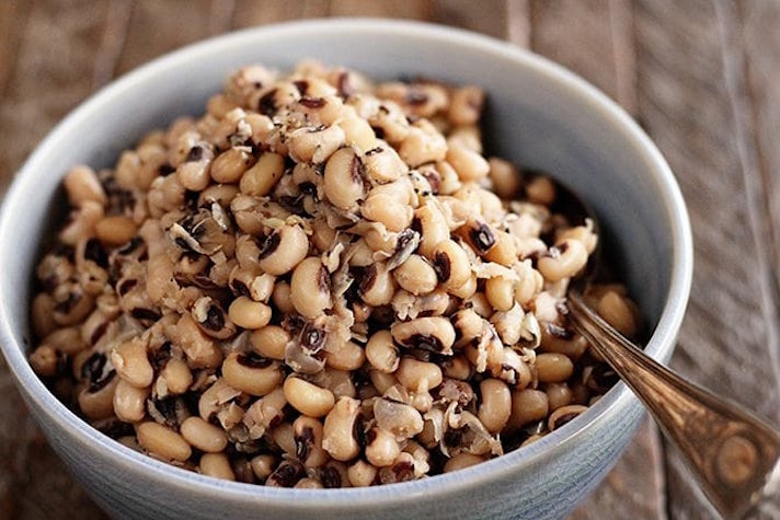 STYLECASTER | 16 Classic Southern Dishes You Can Make In A Slow-Cooker | Black-Eyed Peas