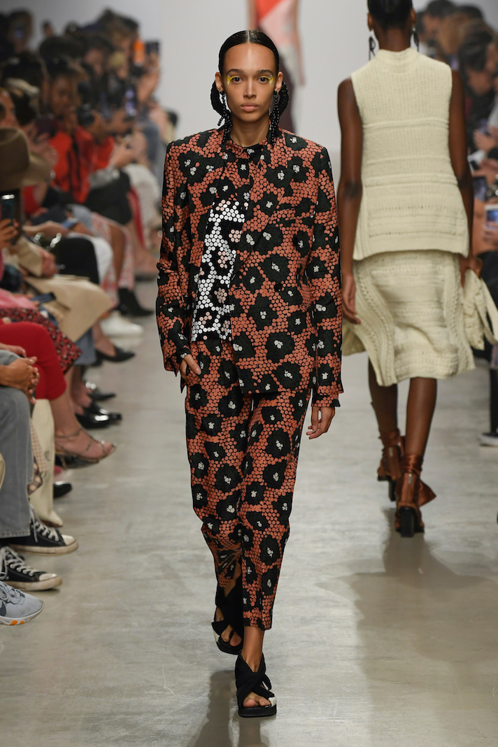 STYLECASTER | Paris Fashion Week Runways