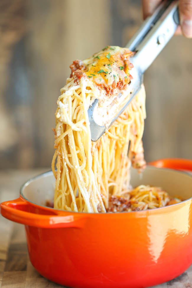 STYLECASTER | comfort food recipes | baked cream cheese spaghetti