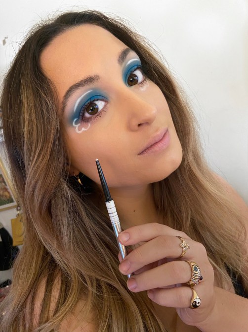 2020-makeup-trends-floating-liner