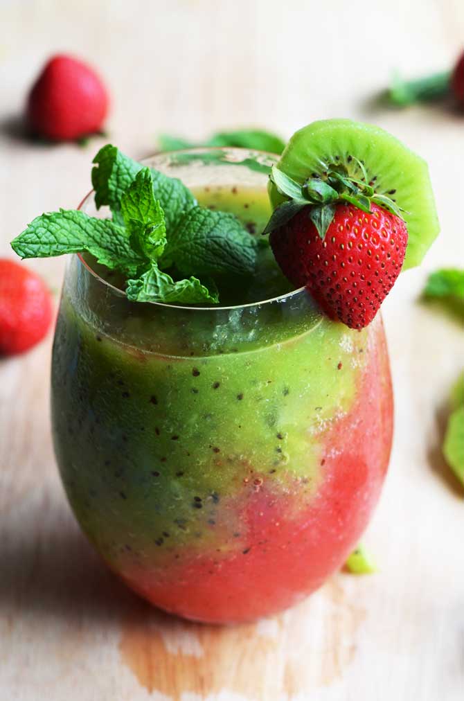 STYLECASTER | frozen cocktails | strawberry kiwi frozen mojito