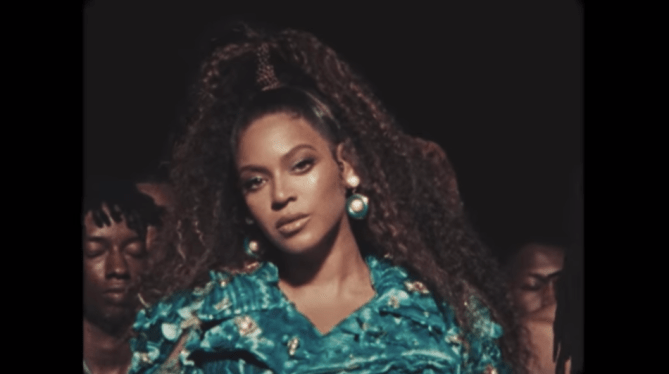 beyonce crimped pony