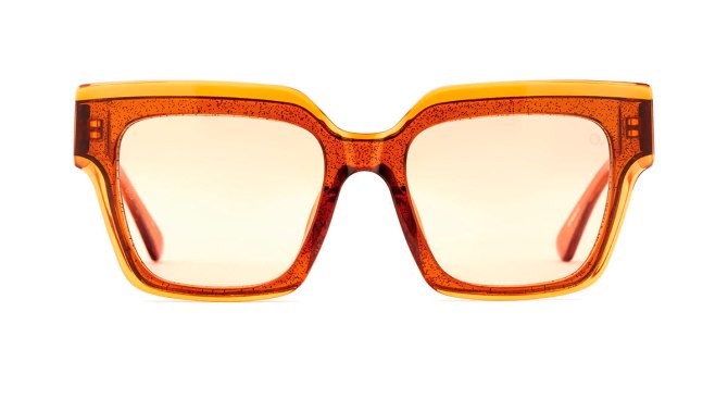 STYLECASTER | Ariana Grande Face Mask & Sunglasses