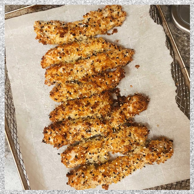 STYLECASTER | everything bagel chicken tenders air fryer recipe