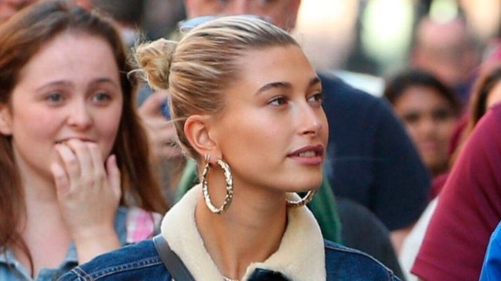 Hailey Bieber Got "Transparent" About Her Perioral Dermatitis Skin Condition