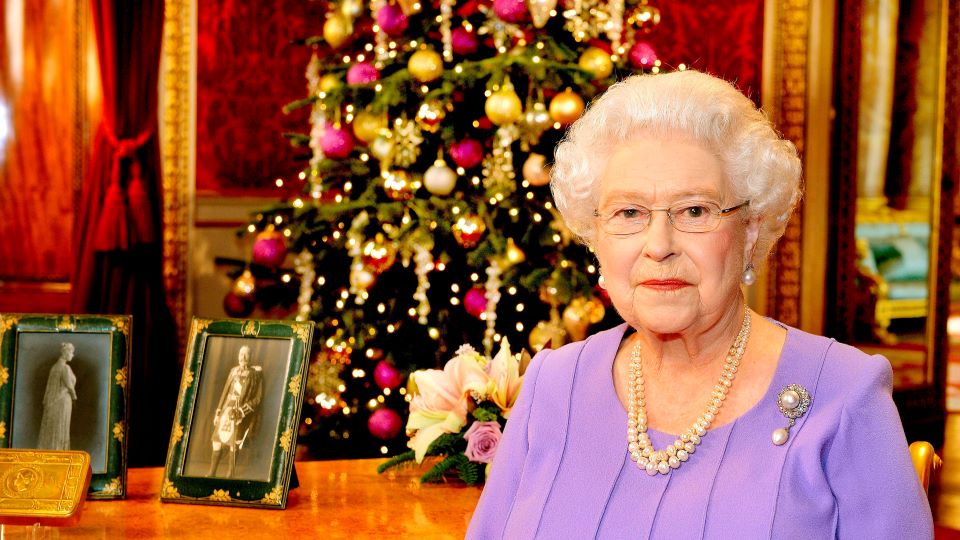 queen-elizabeth-christmas-windsor-castle